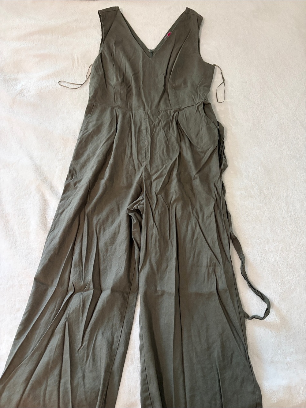Vince Camuto Olive Green V-Neck Wide-Leg Jumpsuit